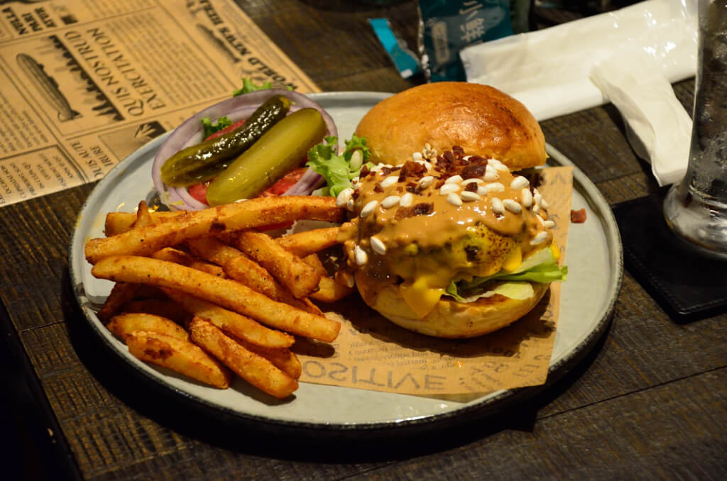 DSC_0006.JPG 紅盒子LE ROUGE 花生醬牛肉堡