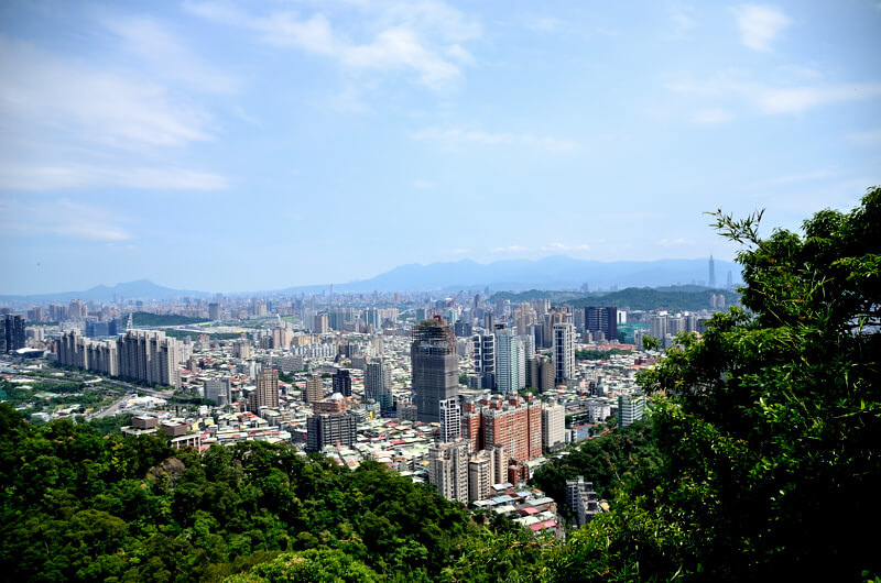 獅頭山登山步道 青年亭