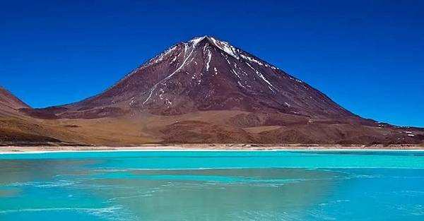 Bolivia 7 - Laguna Verde.jpg