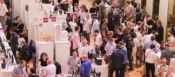 csm_17_VieVinum16_Messeeindruecke_Impressions_42070503ab.jpg