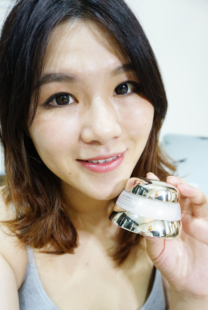 【保養】每個人都有一個契機讓自己成長並決定人生的路程,資生堂百優精資生堂百優精純乳霜●趁早,遇見更好的自己,25歲就開始維持美好肌齡!! - 第15張圖 【保養】每個人都有一個契機讓自己成長並決定人生的路程,資生堂百優精資生堂百優精純乳霜●趁早,遇見更好的自己,25歲就開始維持美好肌齡!!