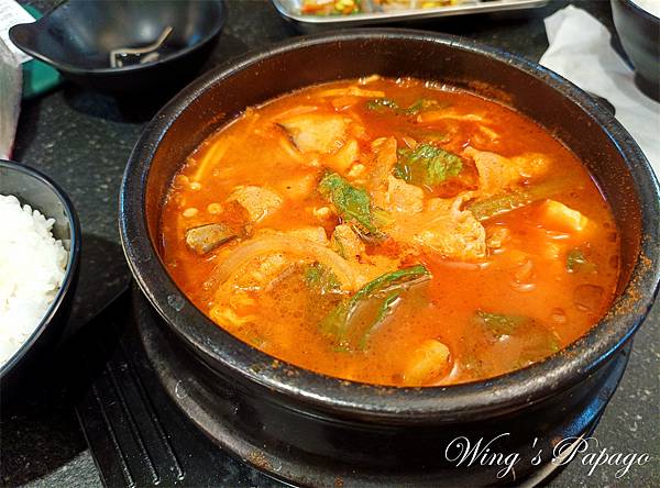 新北非傳統韓式料理，豆浦두포，豆腐鍋專賣店，小菜自助吧無限享