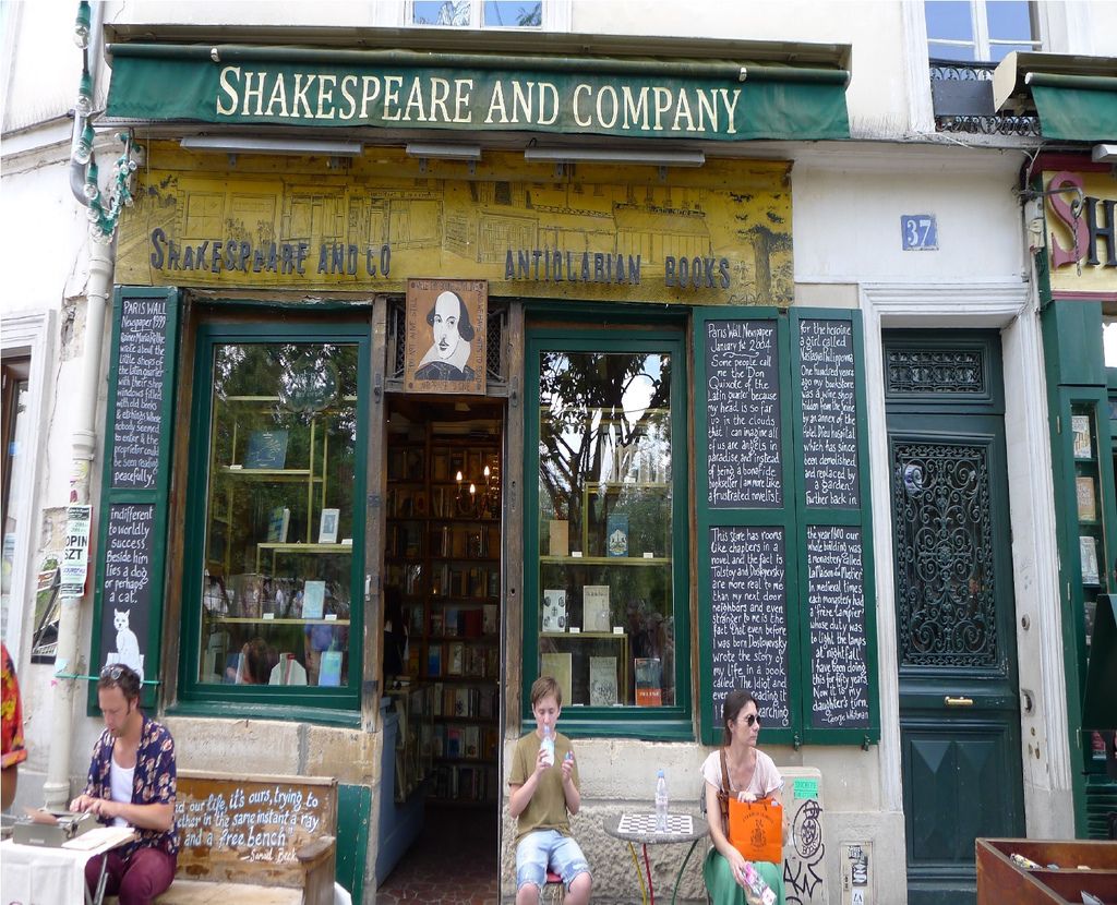 法國paris聖母院莎士比亞書店.jpg