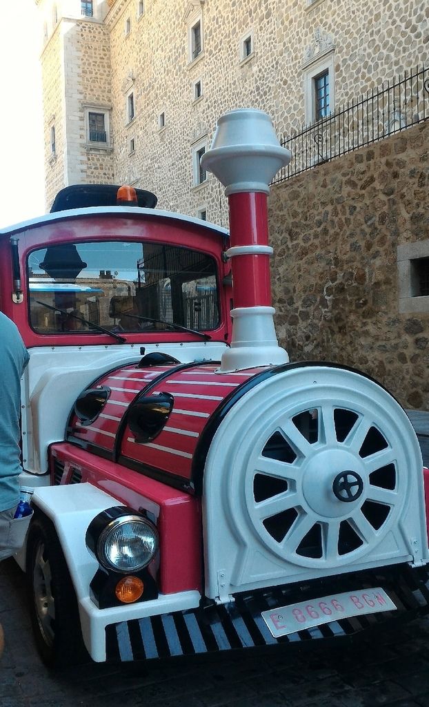 西班牙Toledo小火車.jpg