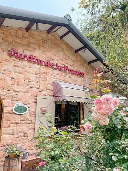 [食記] 桃園大溪 emmie的南法玫瑰園．歐式玻璃屋