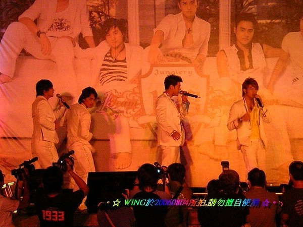 獻唱【I'M SO HOT】