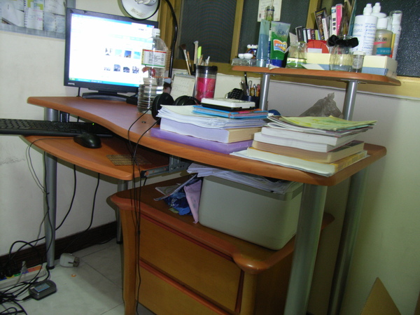 書桌,不含桌下小櫃