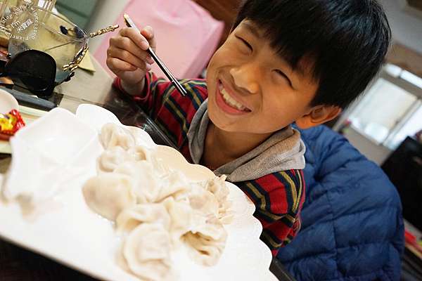 宅配冷凍水餃推薦 大帥水餃 手工爆餡鮮甜爽口 高麗菜豬肉 韭菜豬肉 蝦仁豬肉 玉米豬肉 蔥花豬肉 健康快速上桌 米寶麻幸福滿載