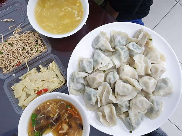 中永和鍋貼水餃10家大集合 鍋貼恰恰煎皮剛起鍋最好吃 水餃帶汁滿足口感 米寶麻幸福滿載 痞客邦