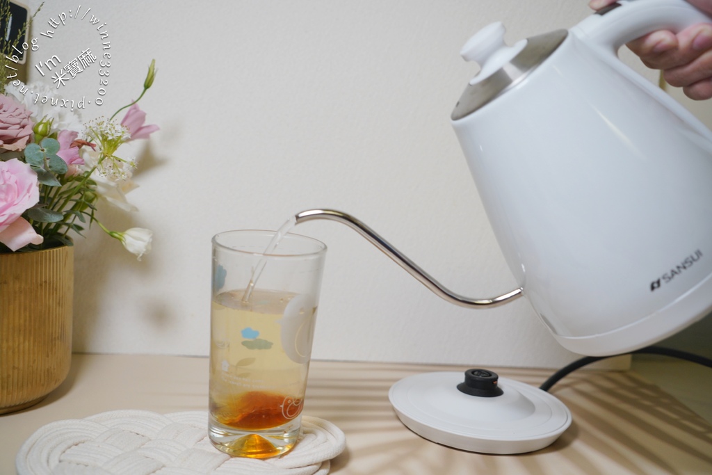 SANSUI山水 電子溫控手沖細口壺SWB-29N┃英國Strix溫控器。穩控注水。即時溫度顯示,滿足各種沖泡需求 SWB-29N 電子溫控手沖細口壺