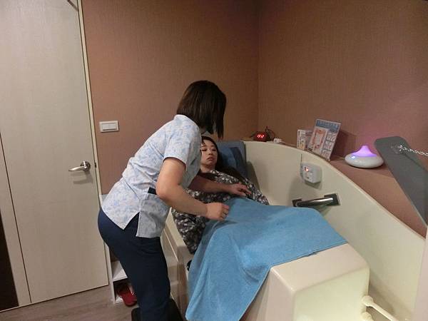 桃園水天使診所水療,水療,大腸水療,便秘,腹脹氣,桃園水天使診所