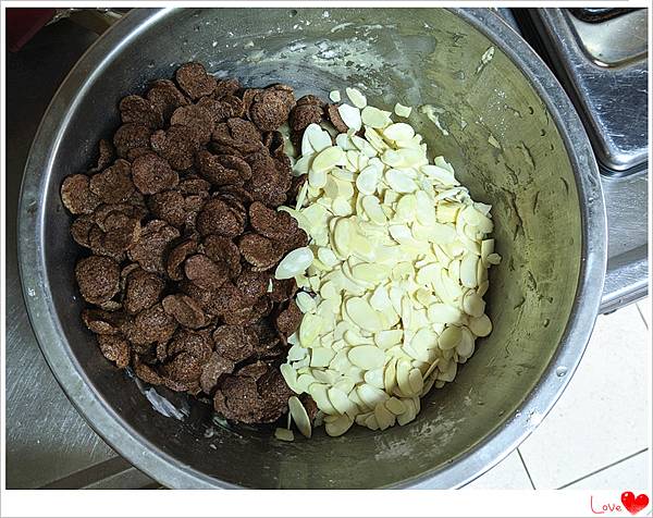 拌入麥片及堅果.jpg