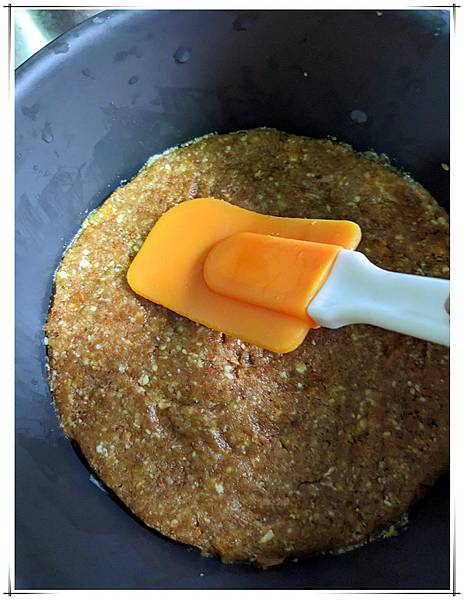 起司堅果餅壓實.jpg 起司堅果餅壓實.jpg