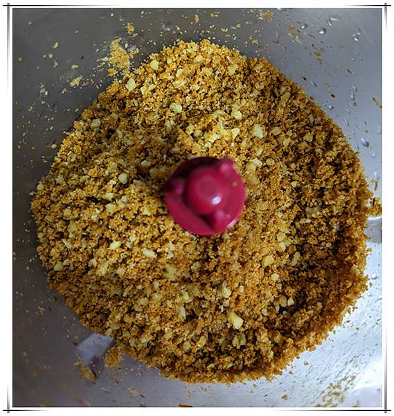 堅果餅乾打碎2.jpg 堅果餅乾打碎2.jpg