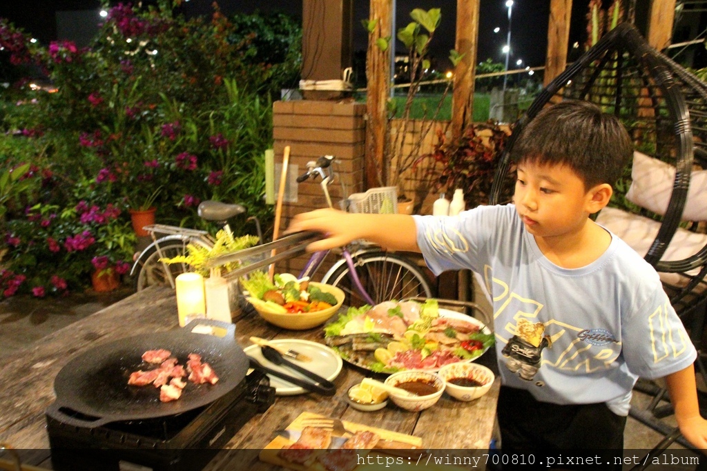 宜蘭頭城｜泗里沐行館x無菜單私房料理 鐵板燒DIY料理 舒適