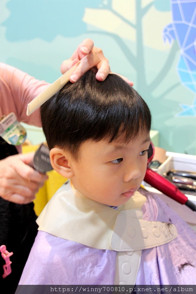 【台北天母兒童剪髮推薦】【裝潢可愛的兒童剪髮店】（兒童剪髮S