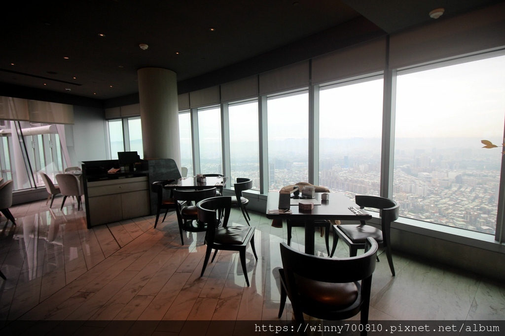 【50樓Cafe】 新北最高「50樓Café自助餐廳」  舌
