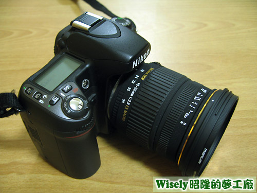 Nikon D80裝鏡頭