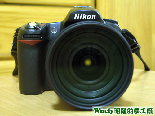 Nikon D80裝鏡頭