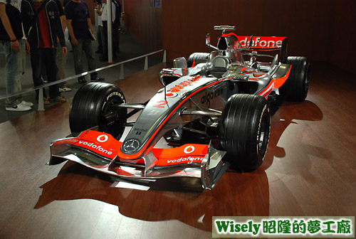 賓士Benz Vodafone McLaren Mercedes F1