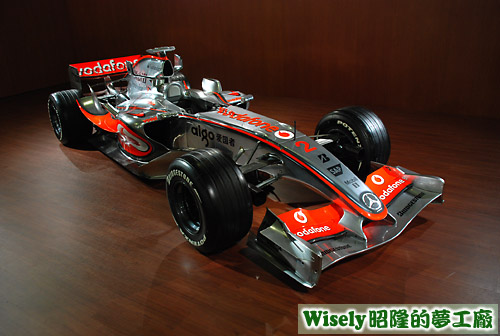 賓士Benz Vodafone McLaren Mercedes F1