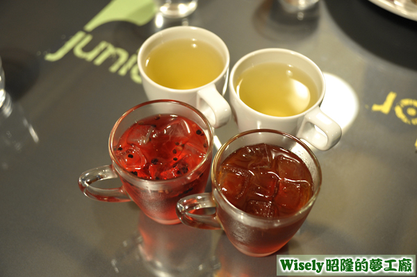 花草茶(冰)、紅茶(冰)、花草茶(熱)