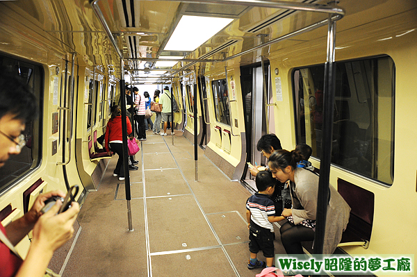 成田空港航廈接駁電車