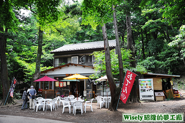 井の頭公園的おでん店家