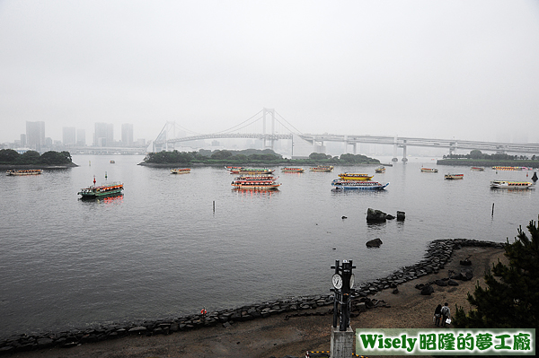 レインボーブリッジ 彩虹大橋(首都高速道路11號台場線東京港聯絡橋) レインボーブリッジ 彩虹大橋(首都高速道路11號台場線東京港聯絡橋)