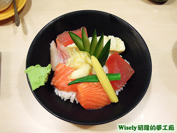 生魚三色丼