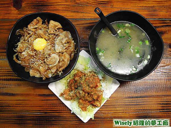 薑汁燒肉蓋飯、招牌油淋雞、海帶湯