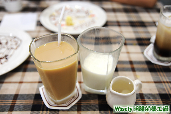 奶泡奶茶(冰) 奶泡奶茶(冰)