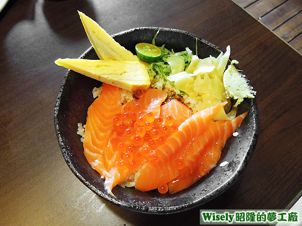 鮭魚親子丼