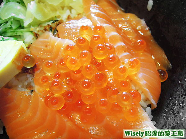 鮭魚親子丼