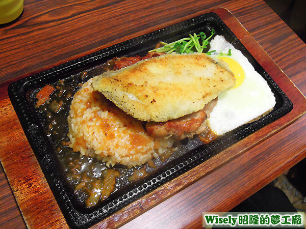 冰島鱈魚排+雞腿排(蘑菇醬鐵板飯)