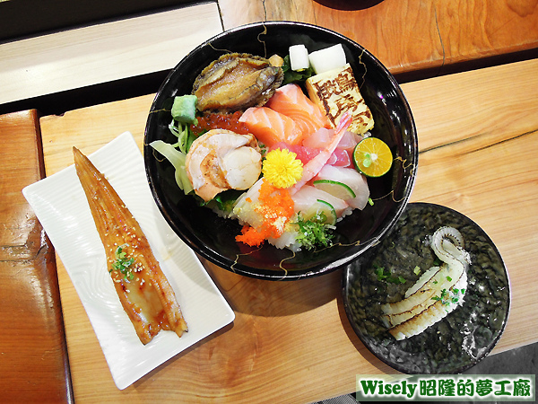 星鰻握壽司、生魚片丼飯、炙燒比目魚鰭邊肉握壽司