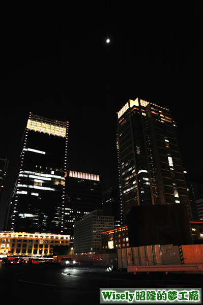 東京車站外夜景