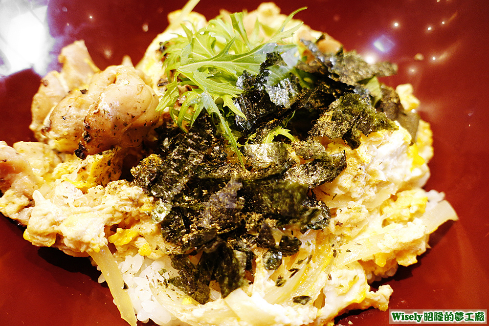 炭烤雞肉蛋蓋飯加海苔片 炭烤雞肉蛋蓋飯加海苔片