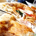 披薩餃-烤哈姆加納頌尼Prosciutto Calzone