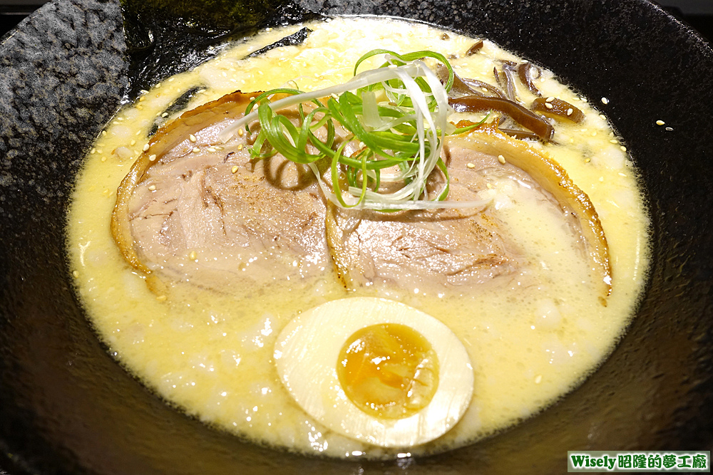 濃厚豚骨ラーメン