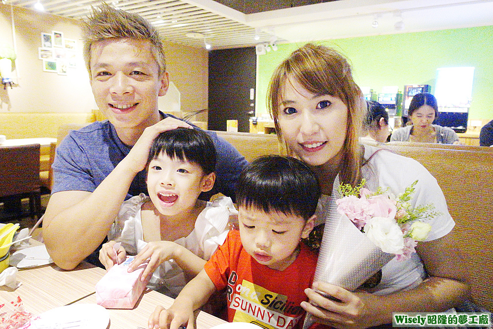 小朱、紹羽、紹勻、小潔 小朱、紹羽、紹勻、小潔