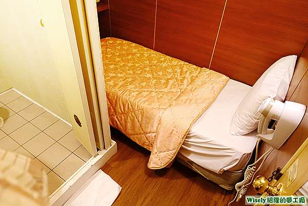台南 太子大飯店 8b 超小的單人房 380元的價格真是便宜到嚇死人 只需要洗澡睡覺可以考慮 昭隆的夢工廠 痞客邦 台南 太子大飯店 8b 超小的單人房 380元的價格真是便宜到嚇死人 只需要洗澡睡覺可以考慮 昭隆的夢工廠 痞客邦