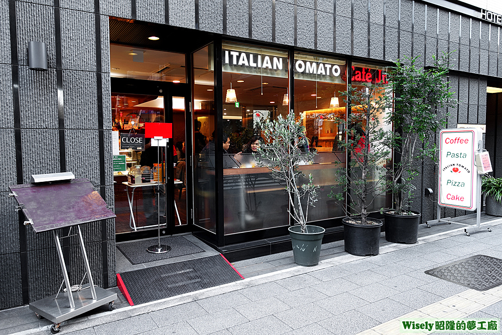 ITALIAN TOMATO Café Jr.店面招牌