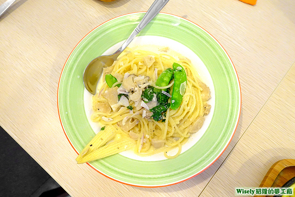 奶油野菇義大利麵 奶油野菇義大利麵