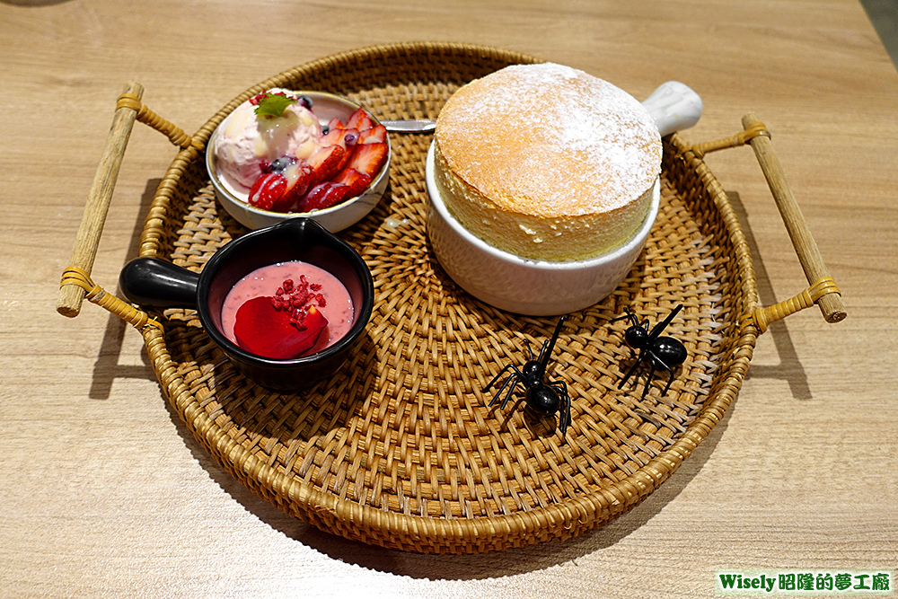 冰心草莓煉乳小銅鍋舒芙蕾 冰心草莓煉乳小銅鍋舒芙蕾