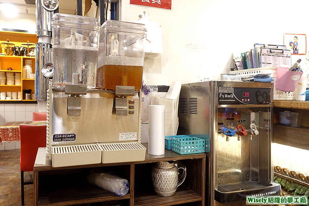 飲料機、飲水機