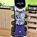 送餐機器貓