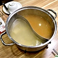 鴛鴦鍋(尊皇秘製金湯/東北酸白菜湯)