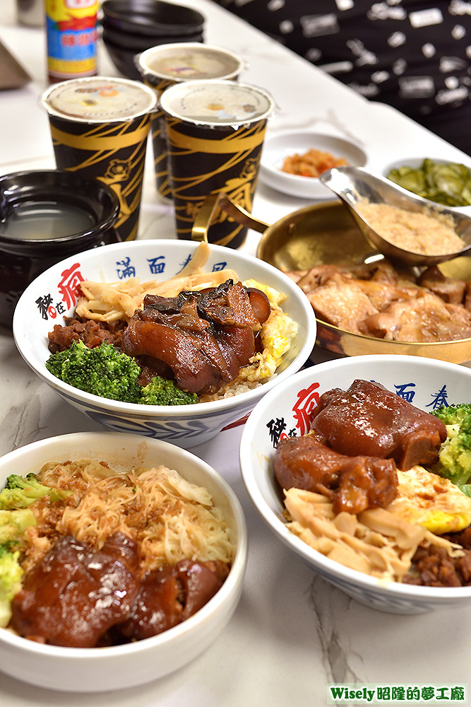 料理大合照