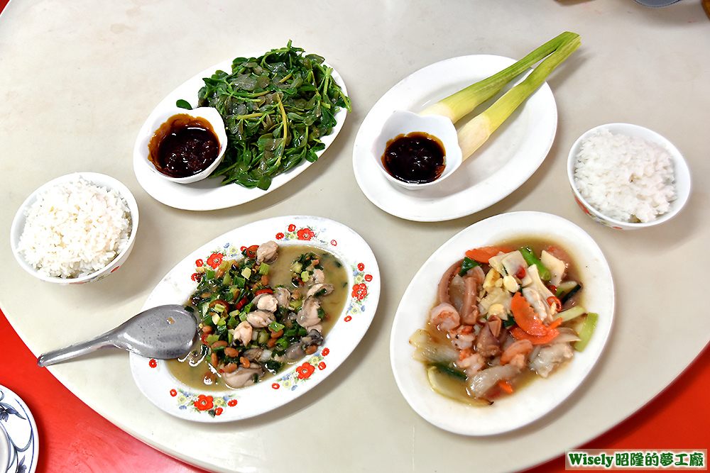 炒鮮蚵、炒三鮮、炒馬齒莧、筊白筍 炒鮮蚵、炒三鮮、炒馬齒莧、筊白筍